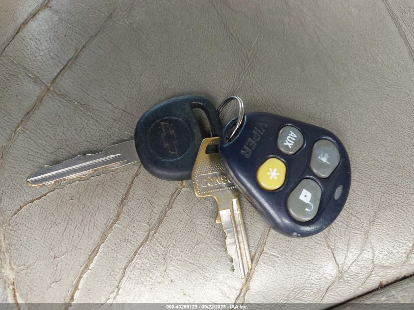 2001 Chevrolet Suburban 1500 Ls VIN: 3GNFK16T21G260075 Lot: 43265129