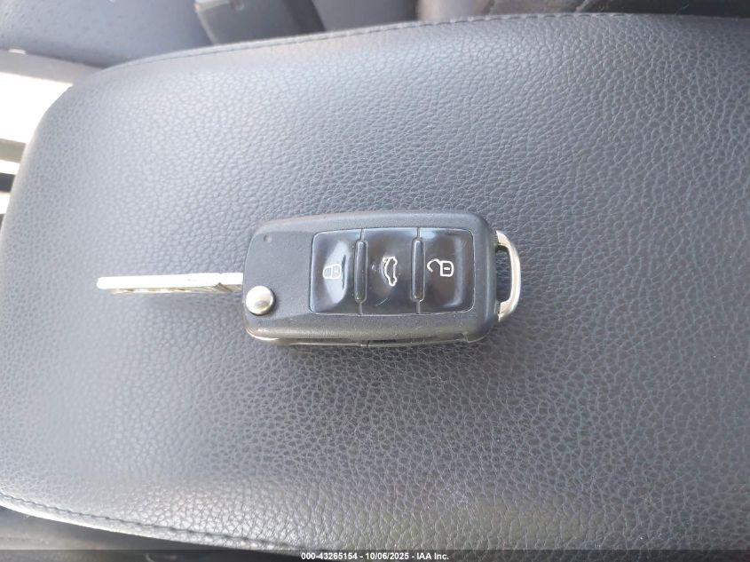 2010 Volkswagen Jetta Tdi VIN: 3VWAL7AJ4AM115417 Lot: 43265154