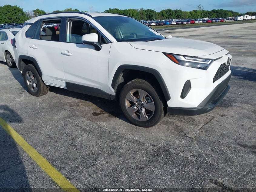 TOYOTA RAV4 XLE