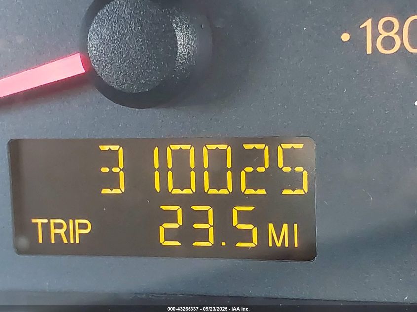 2005 Saturn Ion 2 VIN: 1G8AZ52F05Z165889 Lot: 43265337