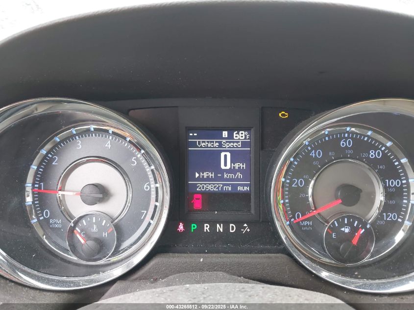 2011 Chrysler Town & Country Touring-L VIN: 2A4RR8DG4BR749714 Lot: 43265512