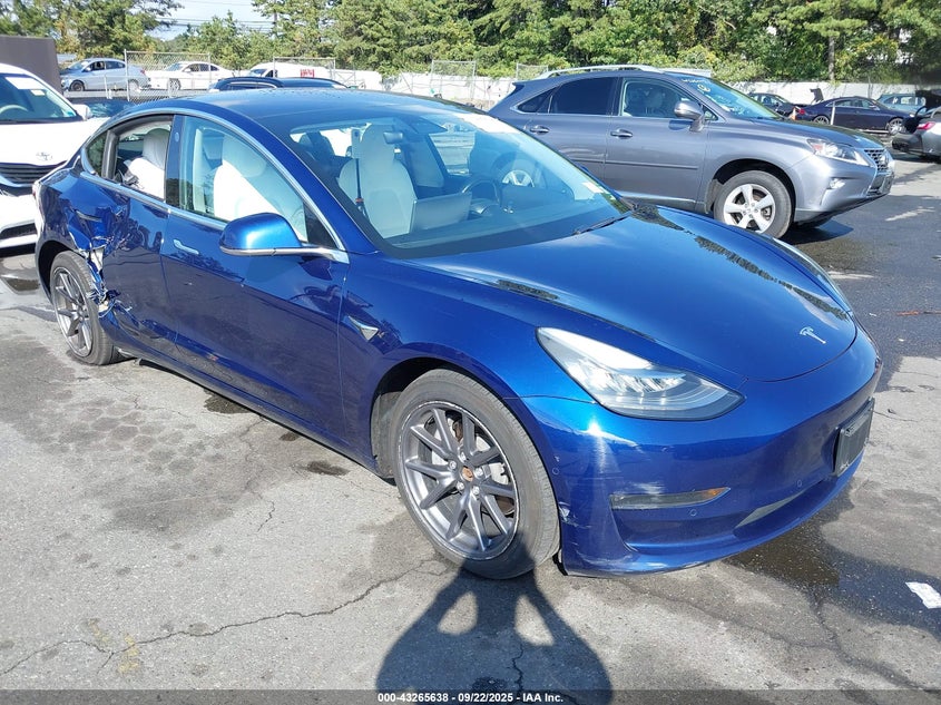 2018 TESLA MODEL 3 auction photo 1