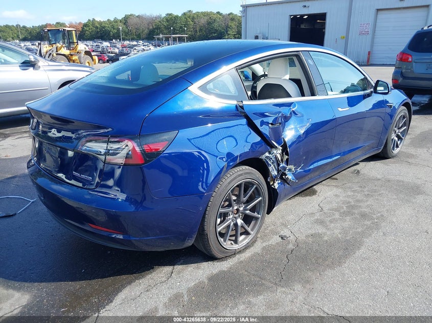 2018 TESLA MODEL 3 auction photo 4