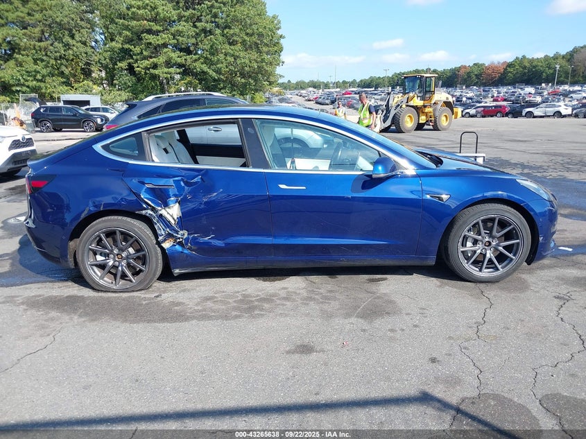2018 TESLA MODEL 3 auction photo 6