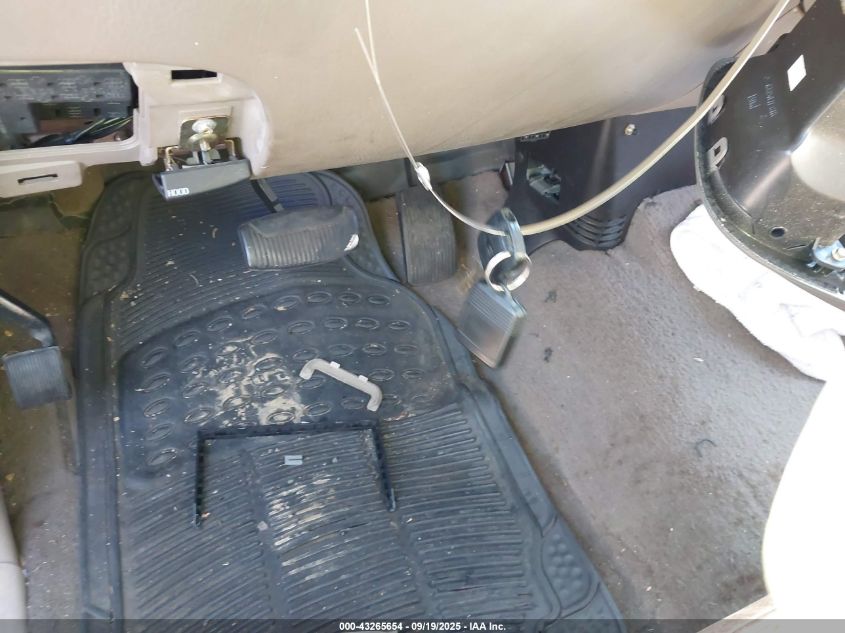 2001 Ford F-150 King Ranch Edition/Lariat/Xlt VIN: 1FTRW08L51KF82882 Lot: 43265654