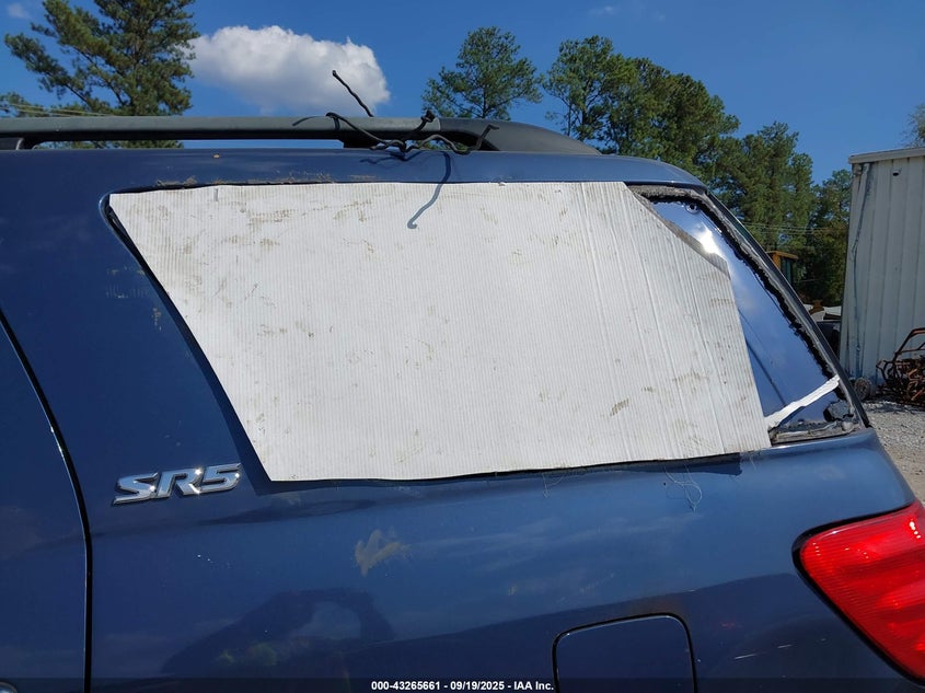 2004 Toyota Sequoia Sr5 V8 VIN: 5TDBT44A04S227766 Lot: 43265661