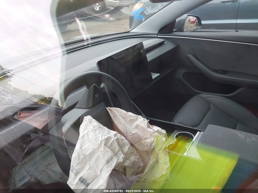 2025 Tesla Model 3 Long Range All-Wheel Drive VIN: 5YJ3E1EB5SF935033 Lot: 43265782