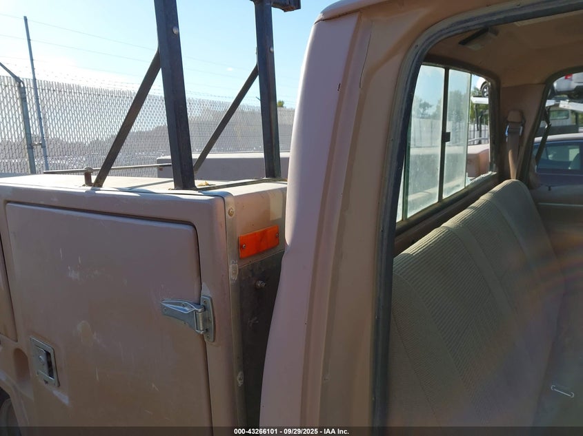 1988 Ford F250 VIN: 1FTHF25H9JPB85105 Lot: 43266101