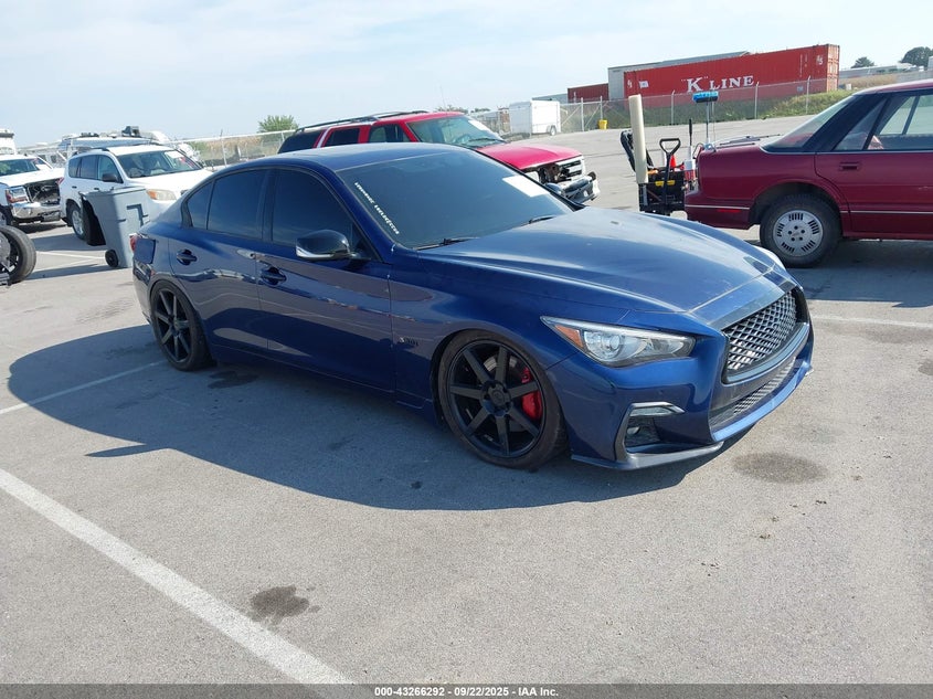 INFINITI Q50 3.0T RED SPORT 400