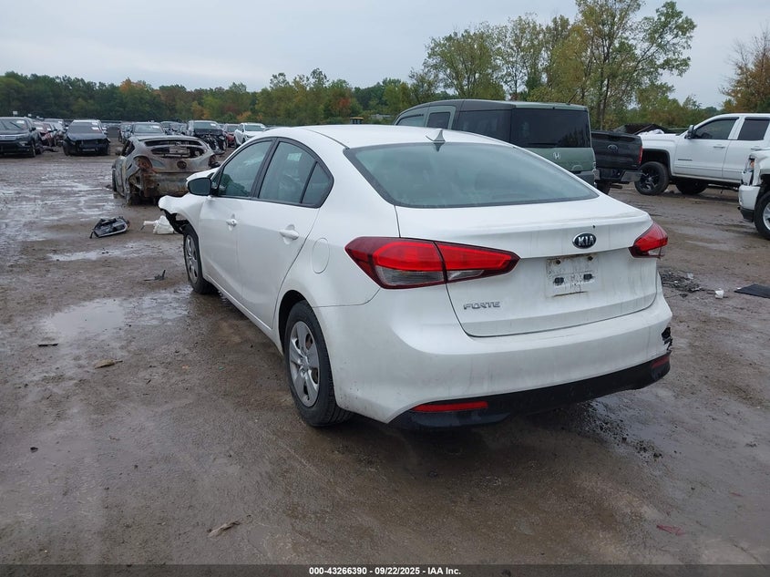 2017 Kia Forte Lx white sedan gasoline 3KPFL4A77HE102533 photo #4