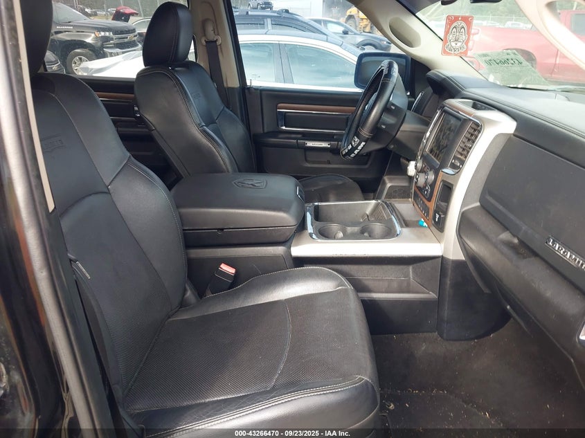 2017 RAM 1500 LARAMIE  4X4 5'7 BOX - 1C6RR7NT4HS750808