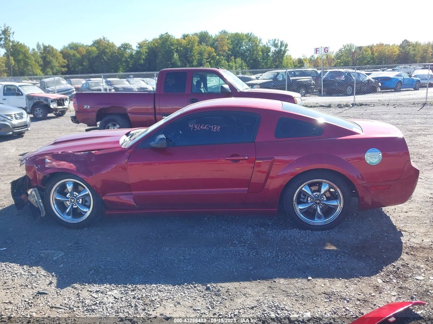 2005 Ford Mustang Gt Deluxe/Gt Premium VIN: 1ZVFT82H455239383 Lot: 43266488