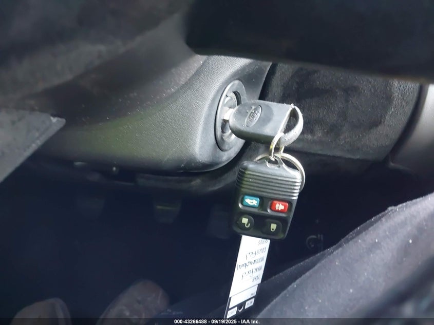 2005 Ford Mustang Gt Deluxe/Gt Premium VIN: 1ZVFT82H455239383 Lot: 43266488