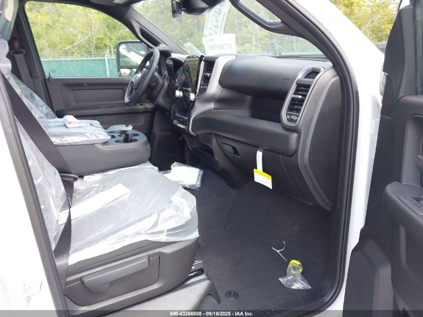 2025 Ram 3500 Tradesman 4X4 8' Box VIN: 3C63RRGJ9SG589142 Lot: 43266508