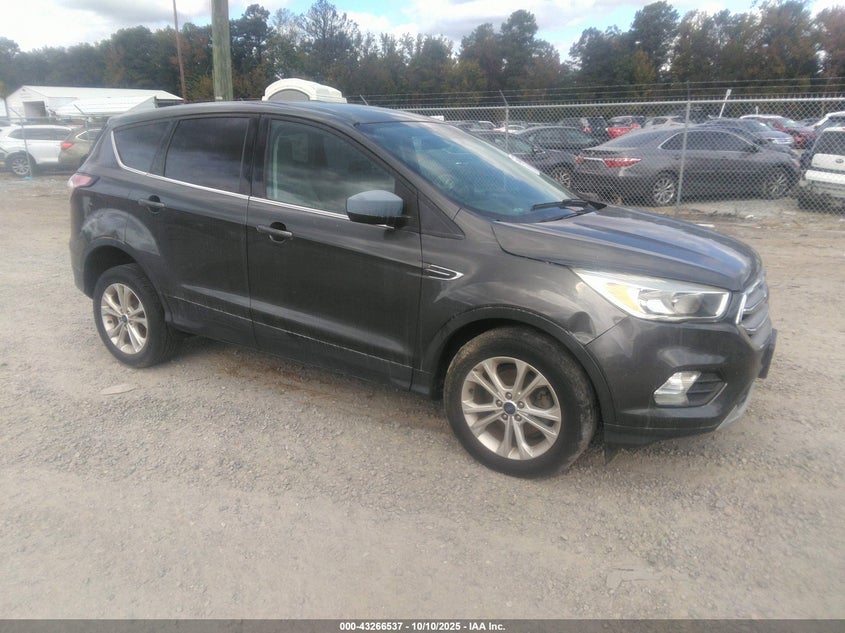 Vin: 1fmcu0gd1huf03000, lot: 43761121, ford escape se 2017 img_1