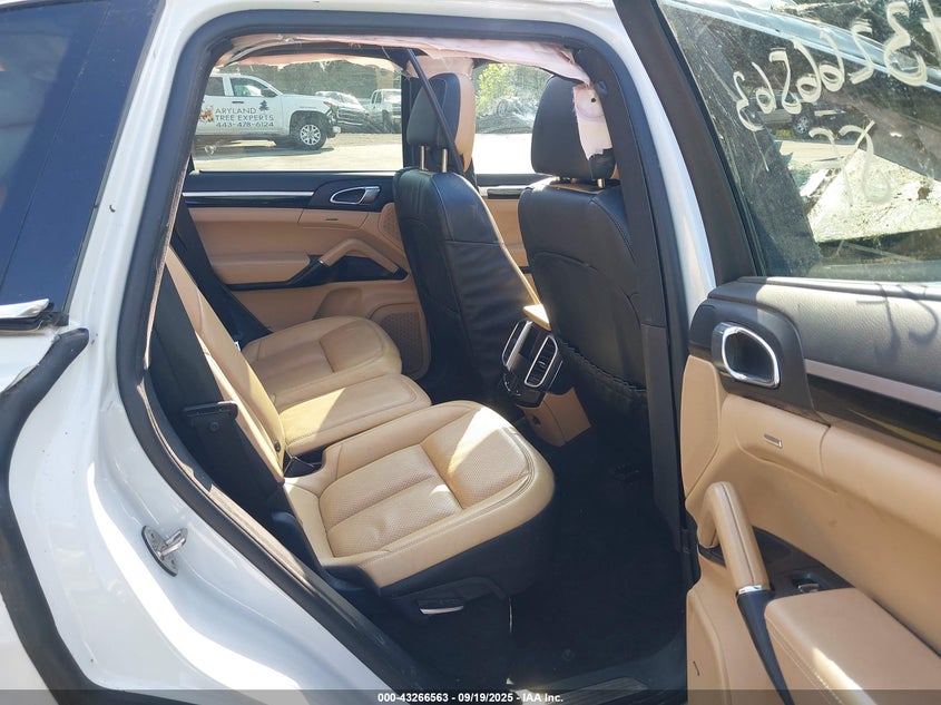 2016 PORSCHE CAYENNE E-HYBRID S - WP1AE2A21GLA18290