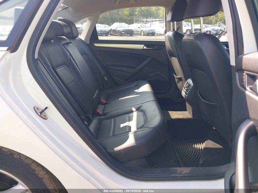 2013 Volkswagen Passat 2.5L Se VIN: 1VWBP7A33DC129406 Lot: 43266582