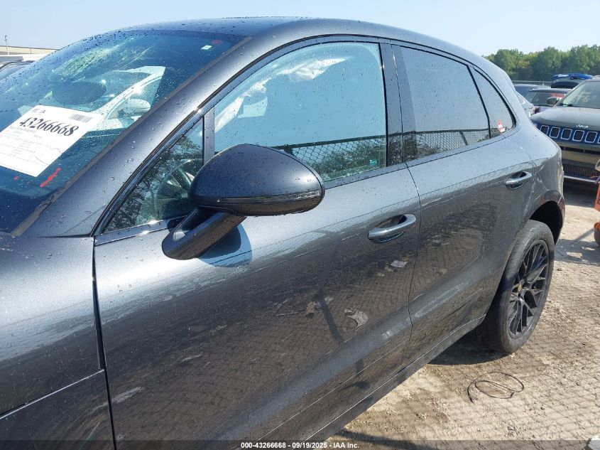 2017 Porsche Macan Gts VIN: WP1AG2A57HLB51982 Lot: 43266668