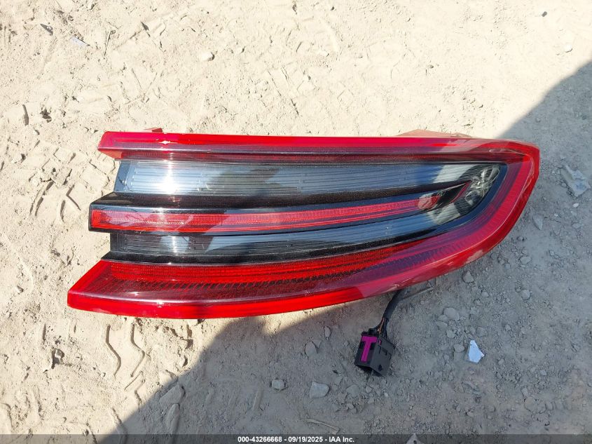 2017 Porsche Macan Gts VIN: WP1AG2A57HLB51982 Lot: 43266668