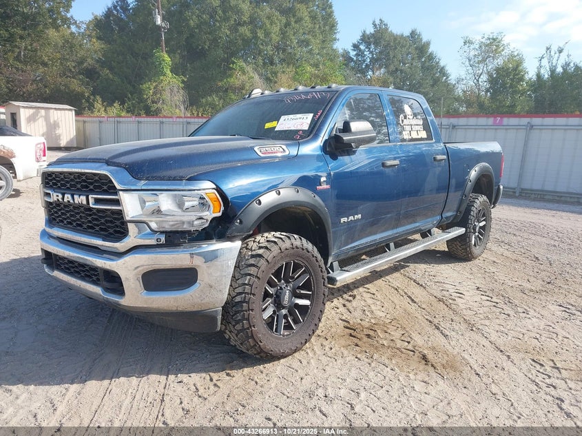 Vin: 3c6ur5cl4lg252058, lot: 43761497, ram 2500 tradesman  4x4 6'4 box 20202