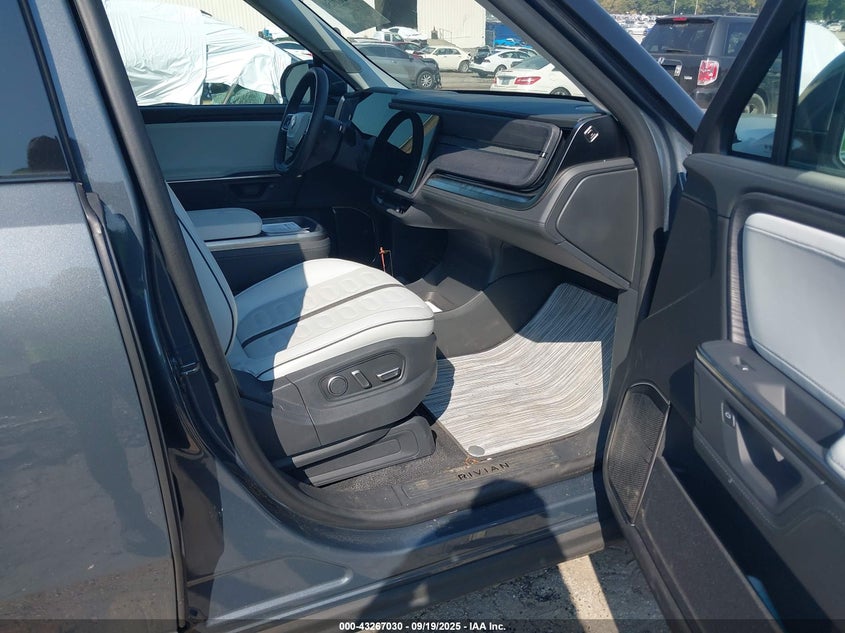 7PDSGBBA0SN060364 2025 RIVIAN R1S photo no. 5