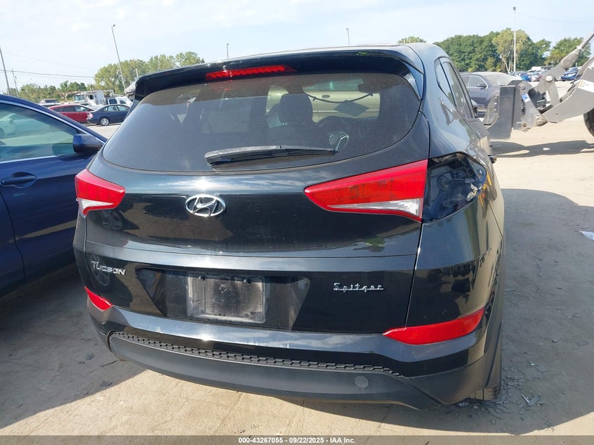 2017 HYUNDAI TUCSON SE PLUS - KM8J33A4XHU427152