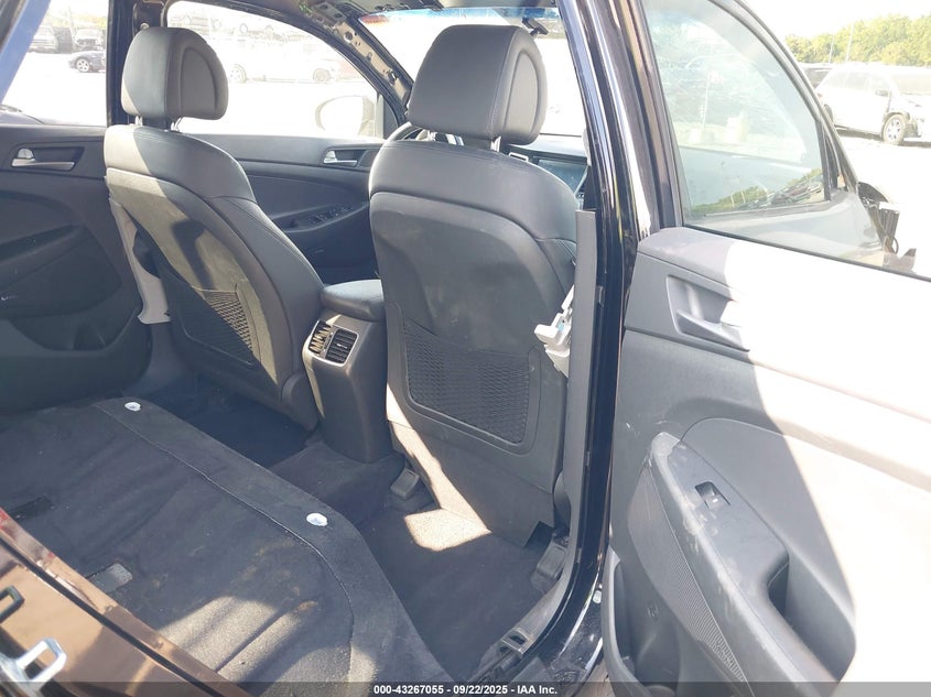 2017 HYUNDAI TUCSON SE PLUS - KM8J33A4XHU427152