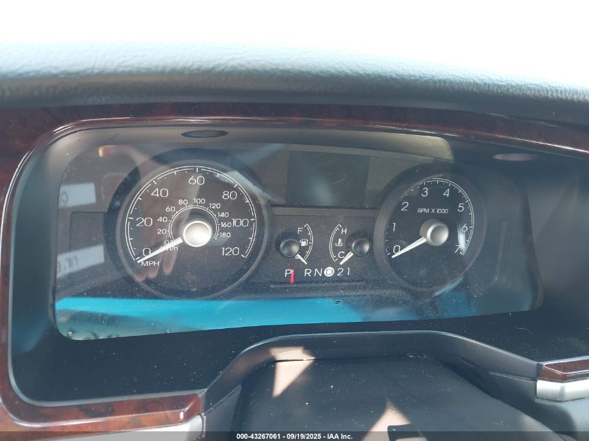 2006 Lincoln Town Car Signature VIN: 1LNHM81V16Y625397 Lot: 43267061