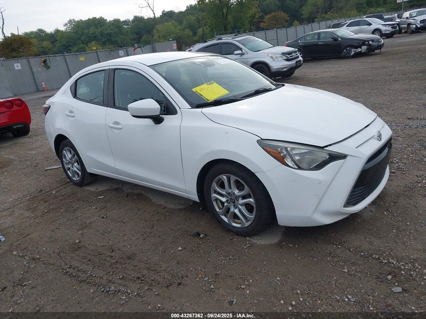 3MYDLBYV3JY300967 2018 Toyota Yaris Ia auction photo 1
