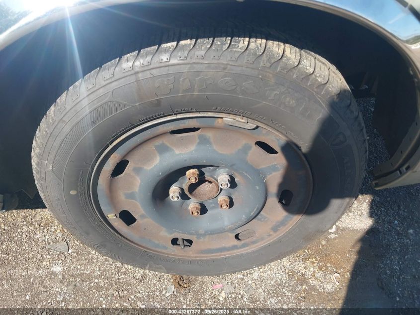 2004 Mercury Grand Marquis Gs VIN: 2MEFM74W64X625210 Lot: 43267372