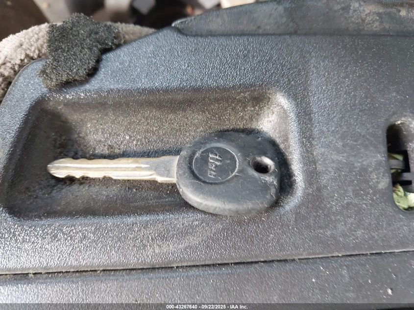 2005 GMC Sierra 1500 Work Truck VIN: 1GTEK19VX5Z347570 Lot: 43267640