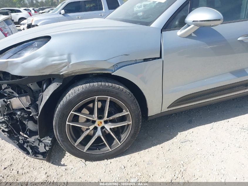 2023 Porsche Macan T VIN: WP1AA2A51PLB21697 Lot: 43267662