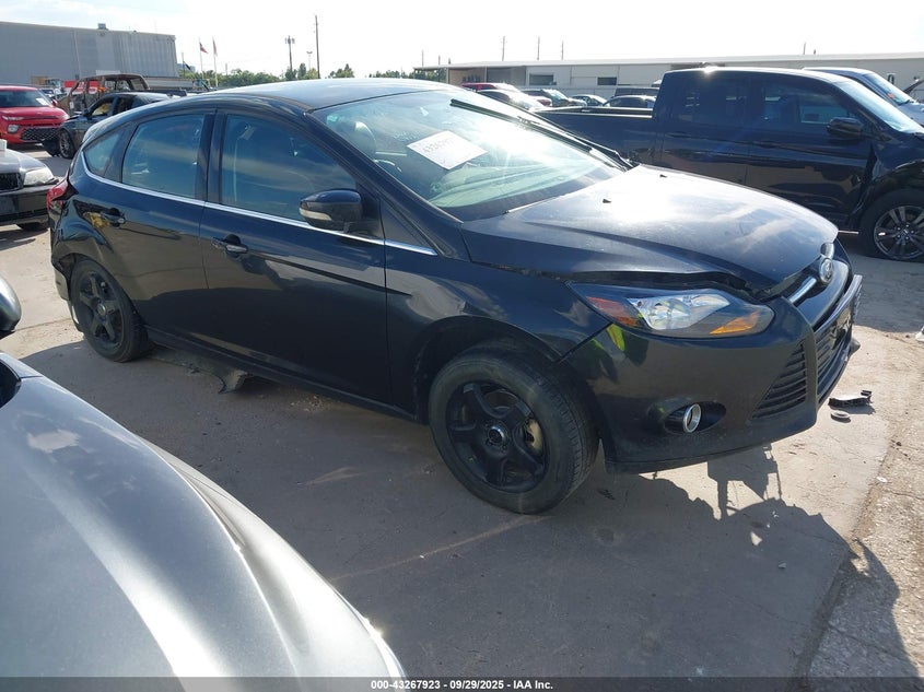 2014 FORD FOCUS TITANIUM - 1FADP3N23EL223850