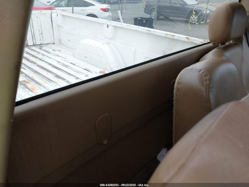 2000 Chevrolet Silverado 1500 VIN: 1GCEC14W8YZ337492 Lot: 43268353