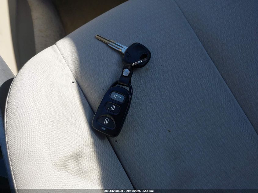 2007 Hyundai Elantra Gls/Limited/Se VIN: KMHDU46D57U133648 Lot: 43268400