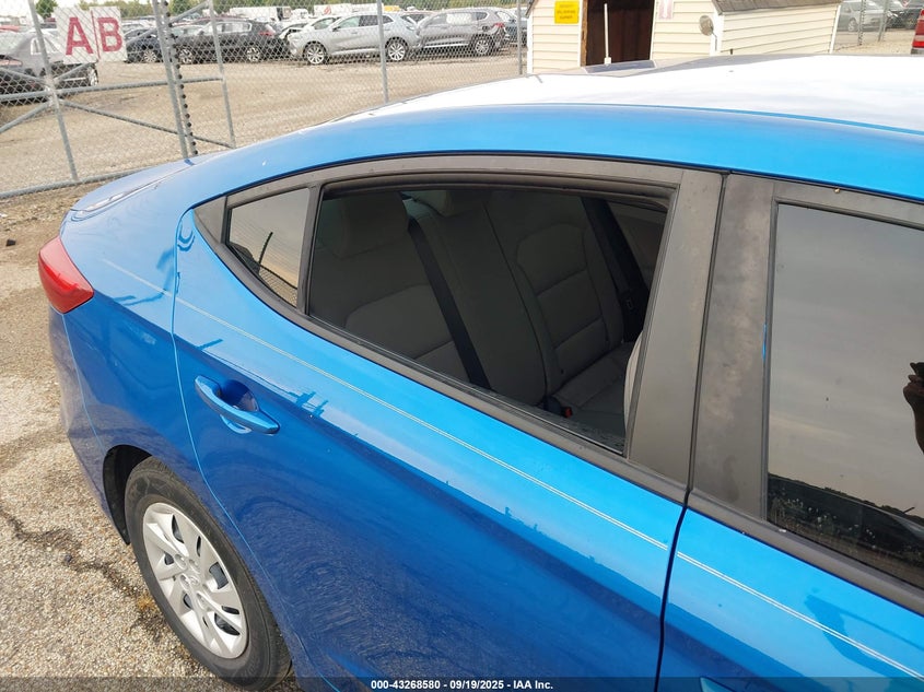 2018 HYUNDAI ELANTRA SE 5NPD74LF2JH312586