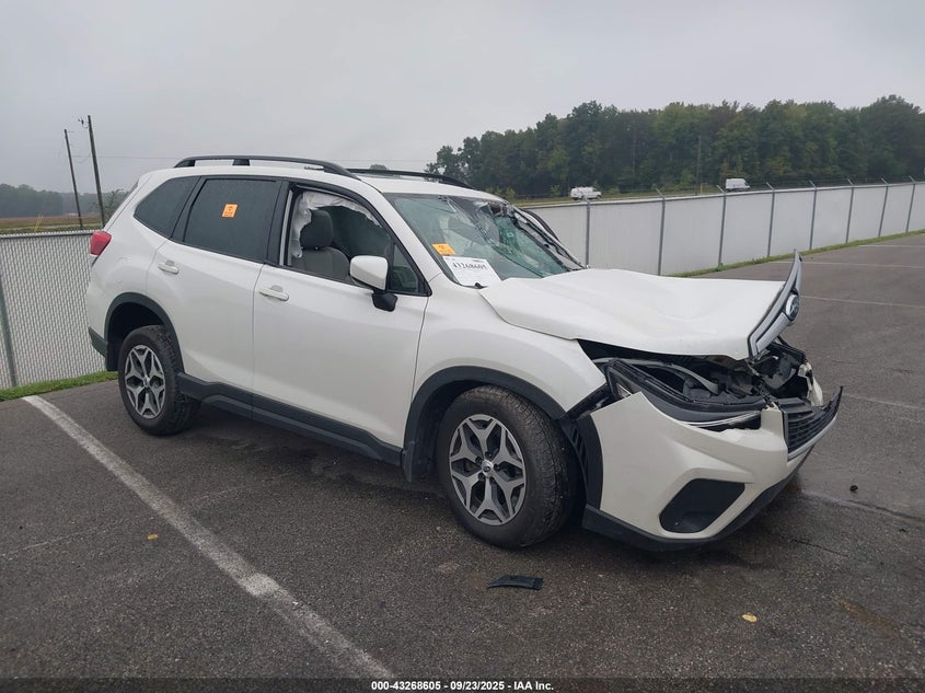 SUBARU FORESTER PREMIUM