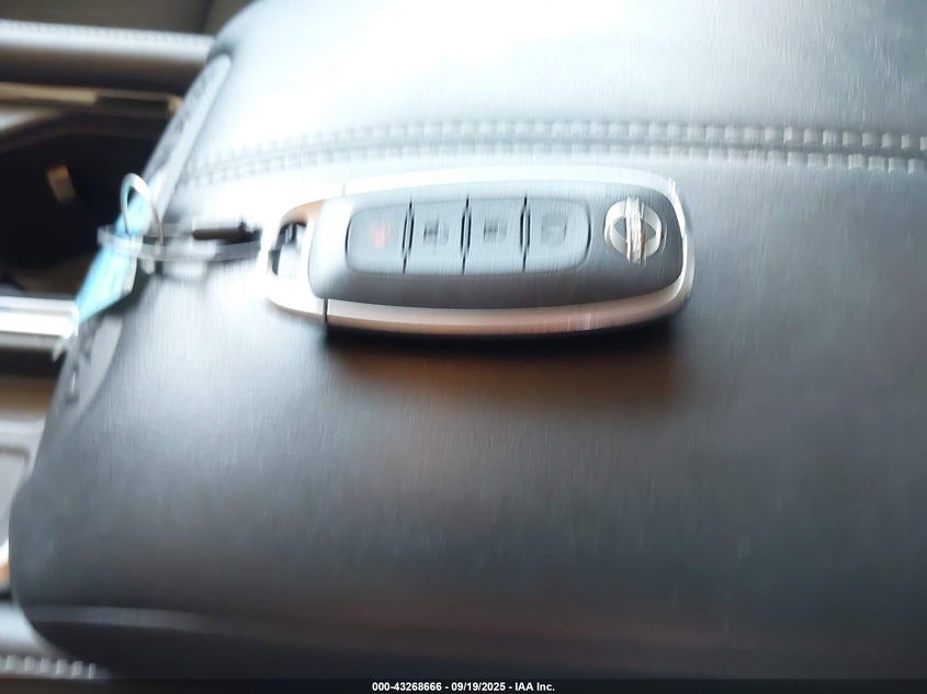 2024 NISSAN PATHFINDER SV FWD - 5N1DR3BAXRC302451