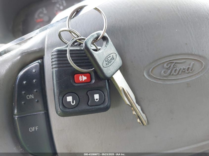 2001 Ford F-250 Lariat/Xl/Xlt VIN: 1FTNW21F31EC70637 Lot: 43268672