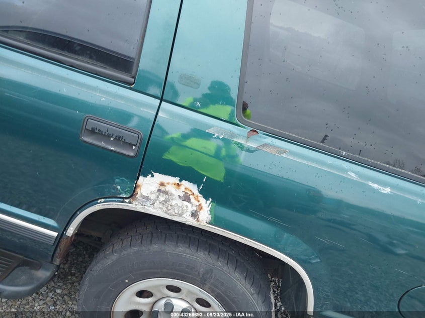 1998 Chevrolet Tahoe Ls VIN: 1GNEK13R2WJ368898 Lot: 43268693