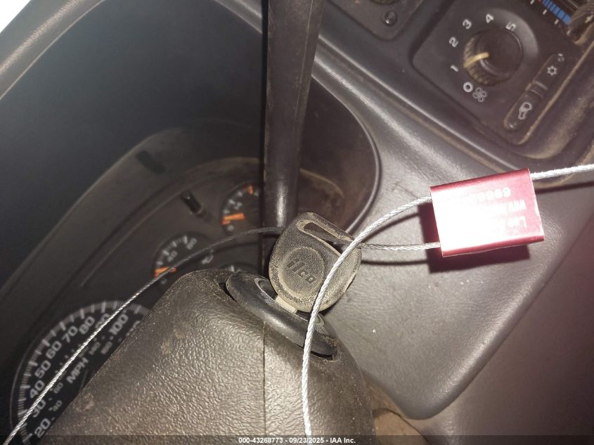 2005 Chevrolet Silverado 1500 Z71 VIN: 2GCEK13T251300646 Lot: 43268773