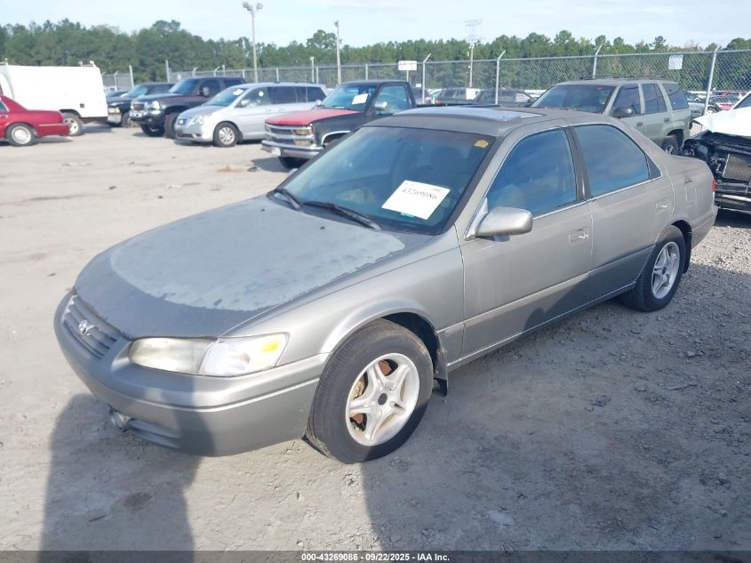 1998 Toyota Camry Le V6 silver sedan gasoline JT2BF22K7W0136922 photo #3