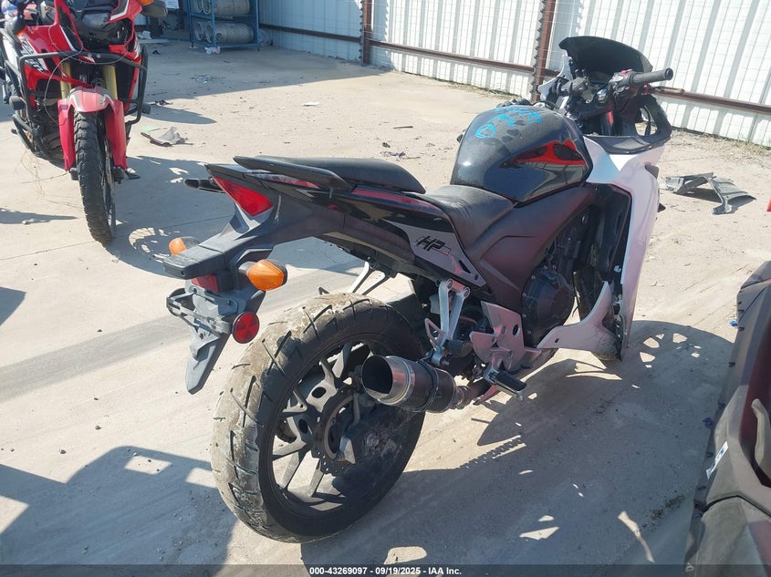 MLHPC4464F5200500 2015 HONDA CBR photo no. 4