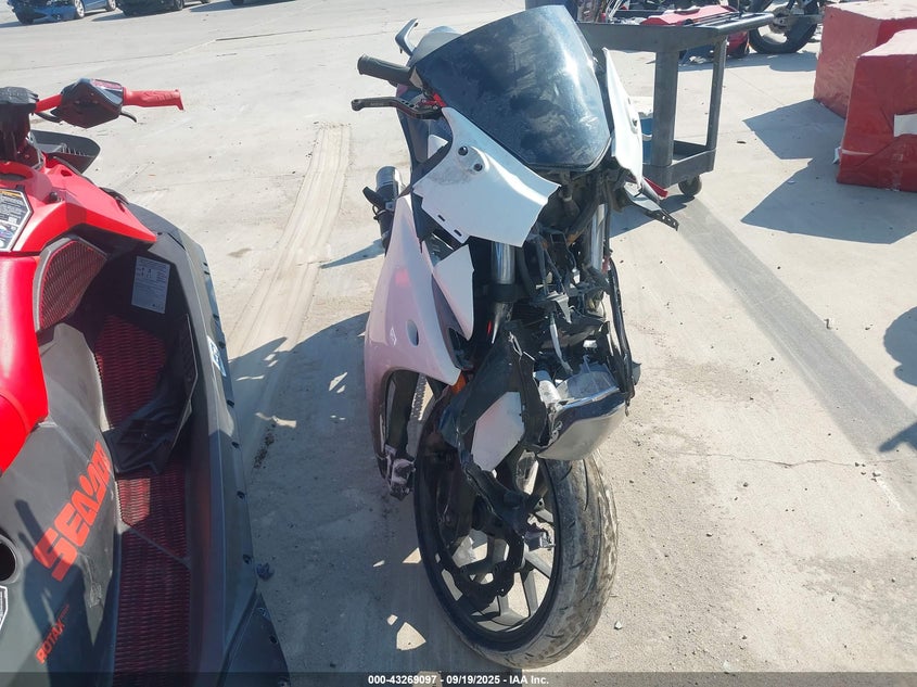 MLHPC4464F5200500 2015 HONDA CBR photo no. 5