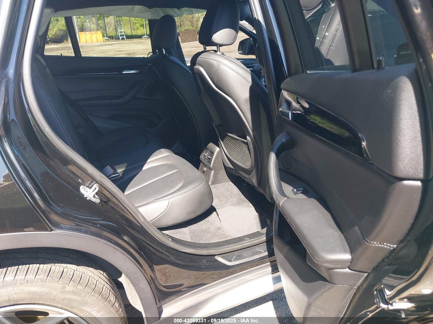 2018 BMW X1 XDRIVE28I - WBXHT3C33J5L30112