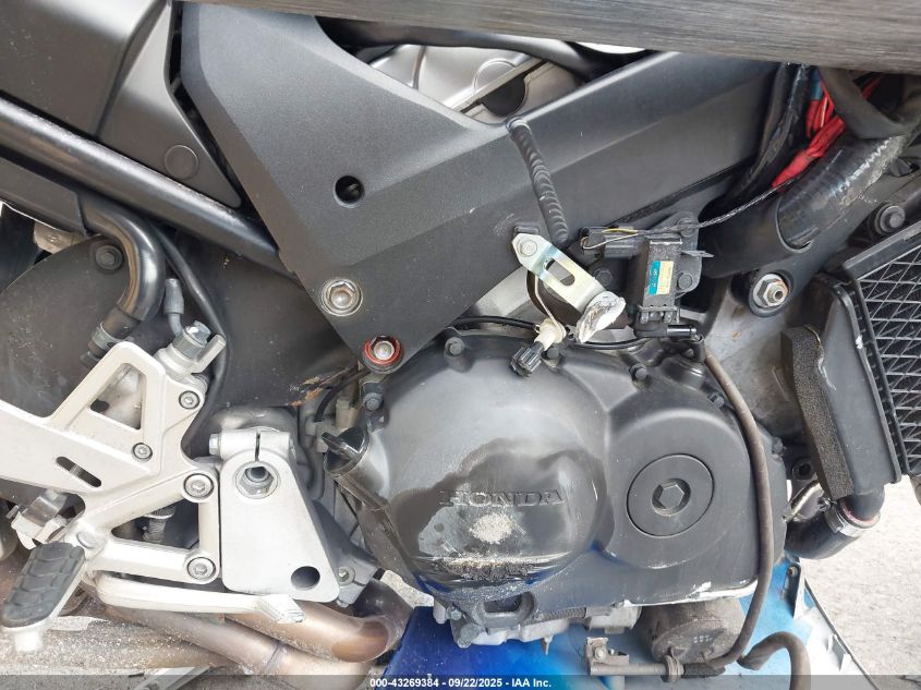 2007 Honda Vfr800 A VIN: JH2RC46847M900154 Lot: 43269384