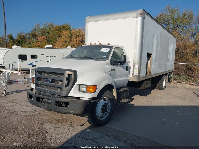 3FRNF7FA2DV035913 2013 FORD F650-F750 photo no. 2