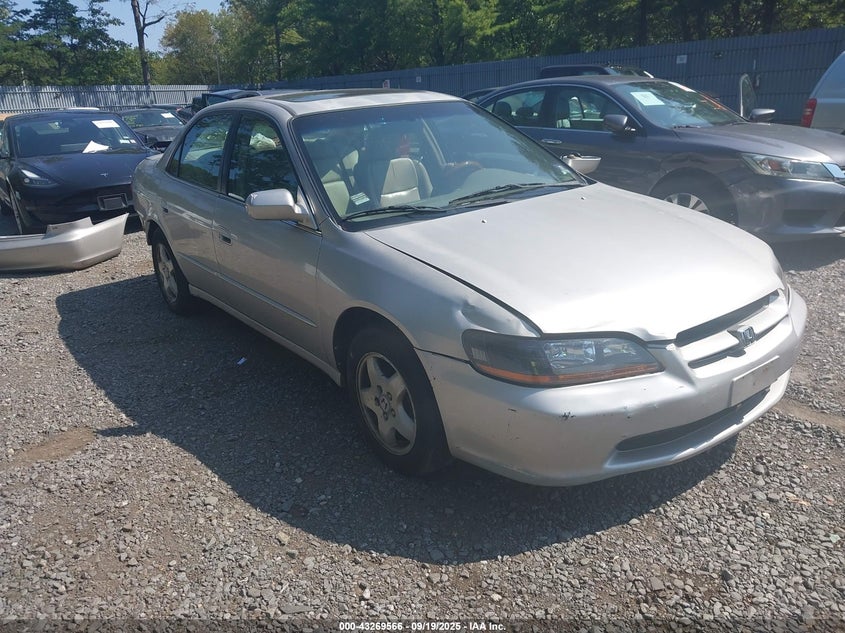 1HGCG1658WA064941 1998 Honda Accord Ex V6 auction photo 1