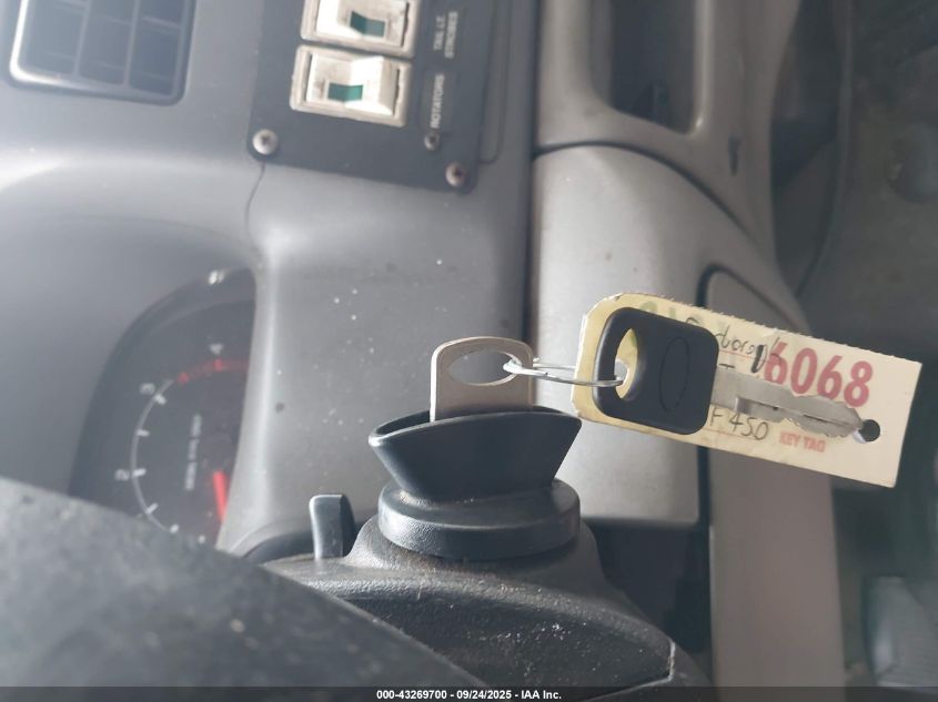 1999 Ford F-450 VIN: 1FDXF47F8XEB74258 Lot: 43269700