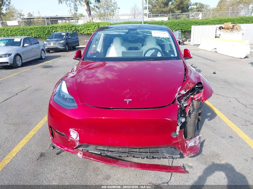 2025 Tesla Model Y Long Range Dual Motor All-Wheel Drive VIN: 7SAYGDED9SA366867 Lot: 43269766